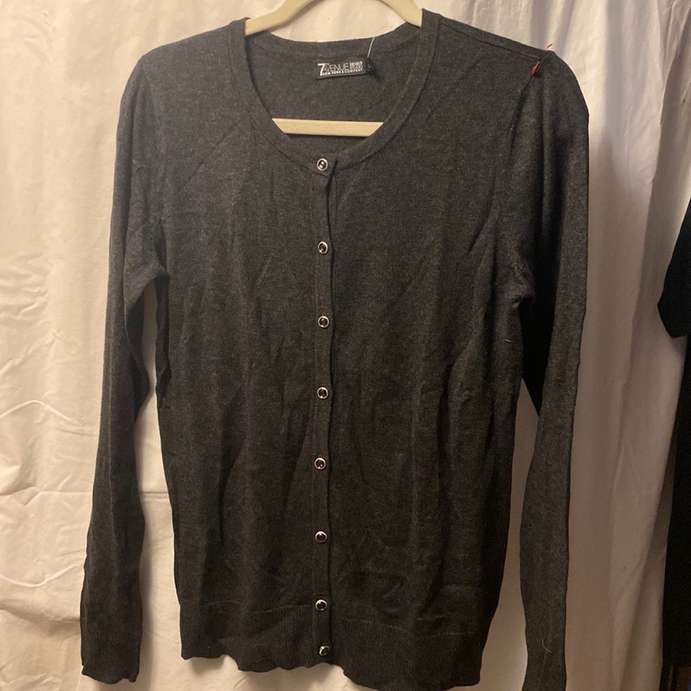 NWT 7th Avenue design studio New York and Company Gray sweater